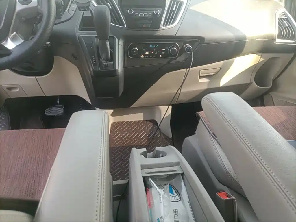 Ford Tourneo — миниатюра 14