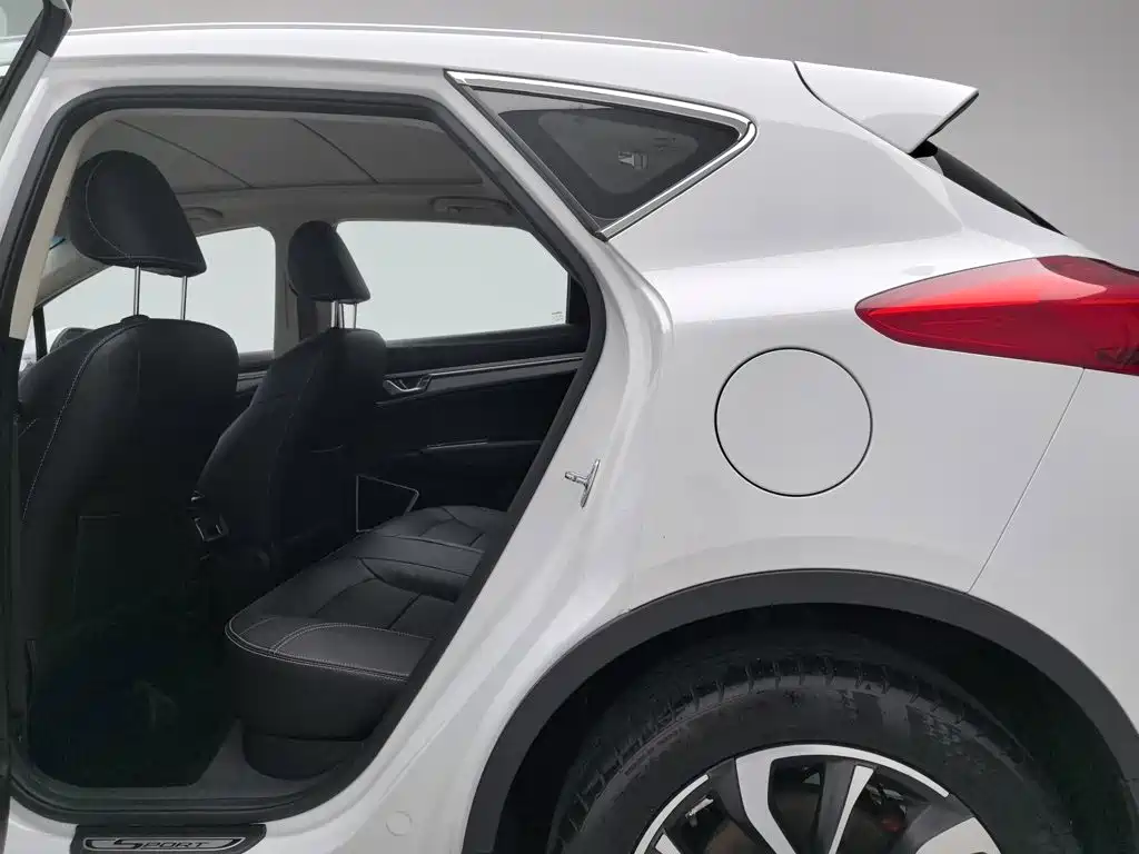 Geely Emgrand GS — миниатюра 15