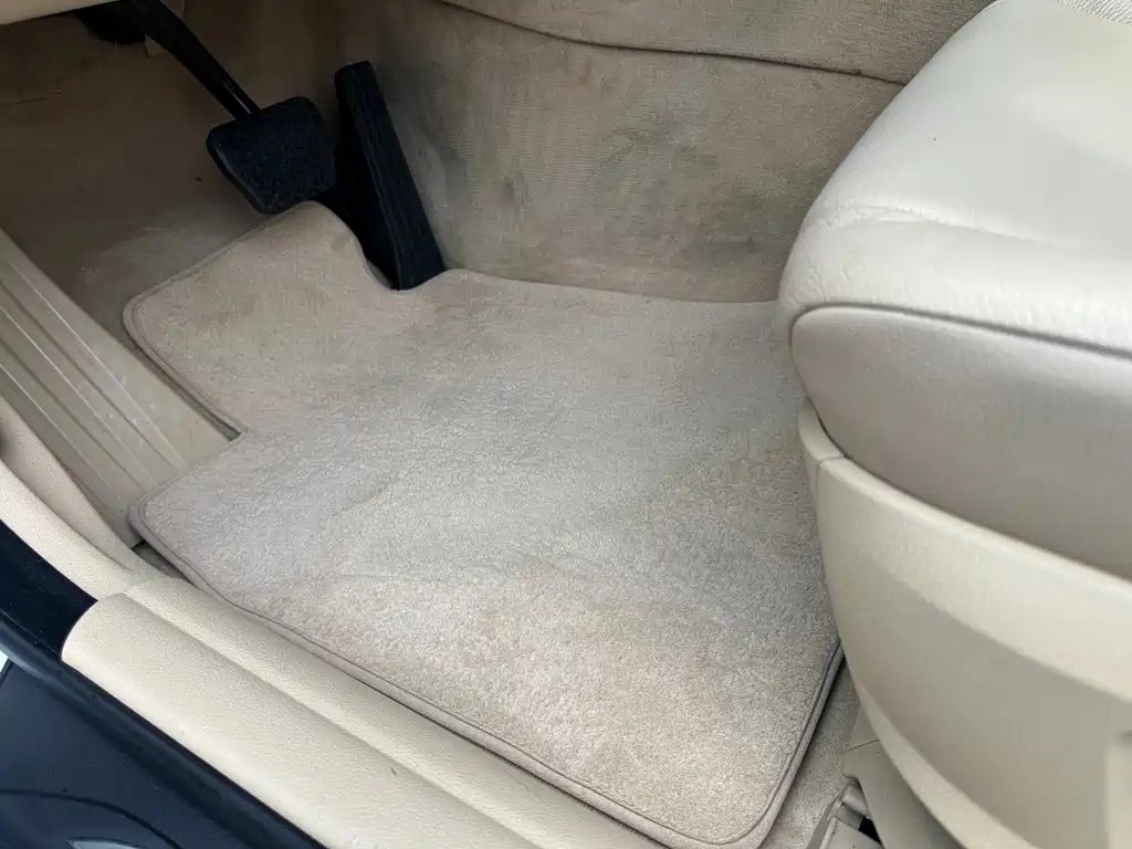 BMW 5 Series — миниатюра 12