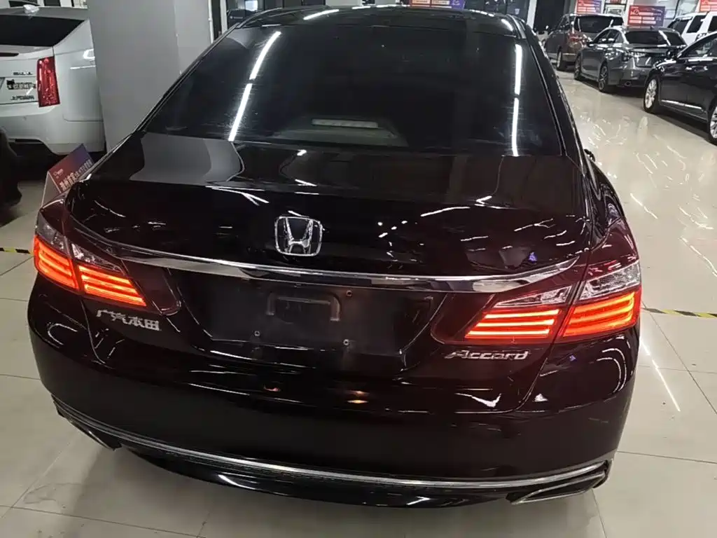 Honda Accord — миниатюра 6
