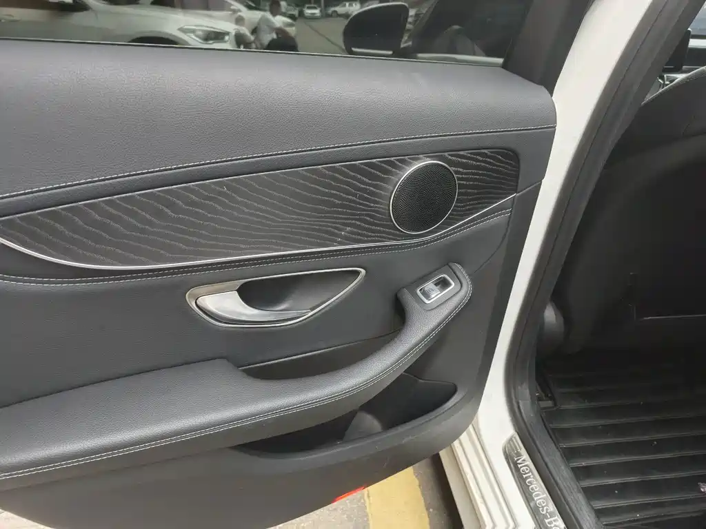 Mercedes-Benz C-Class — миниатюра 9