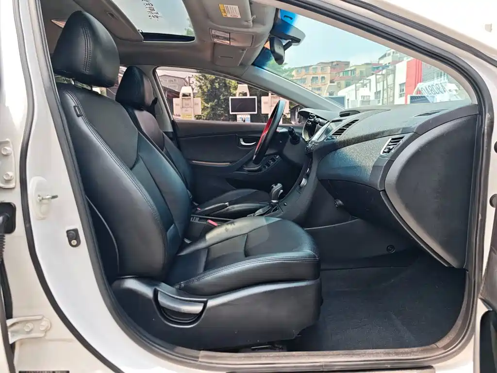 Hyundai Elantra Langdong — миниатюра 20
