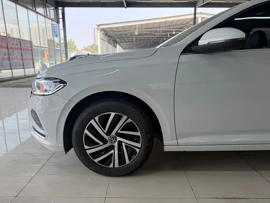 Volkswagen Lavida — миниатюра 4