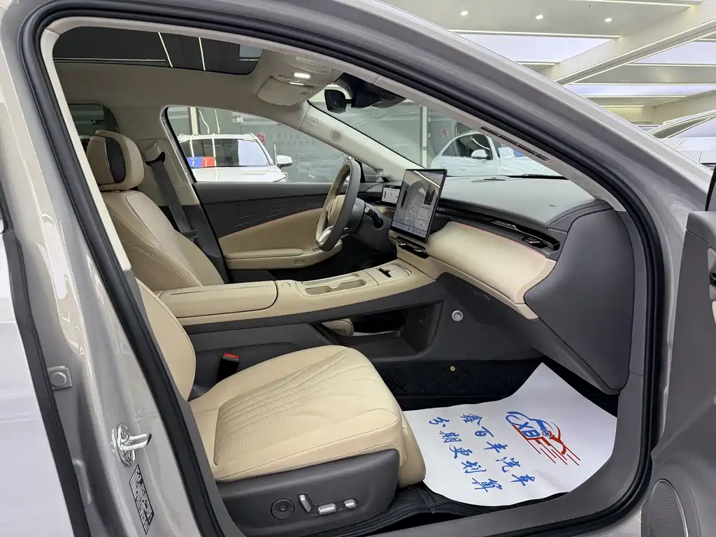 Hongqi 红旗H7 PHEV — миниатюра 6
