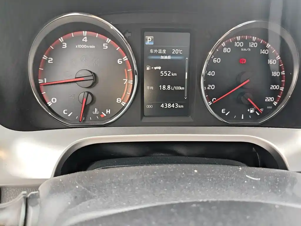 Toyota RAV4 — миниатюра 8