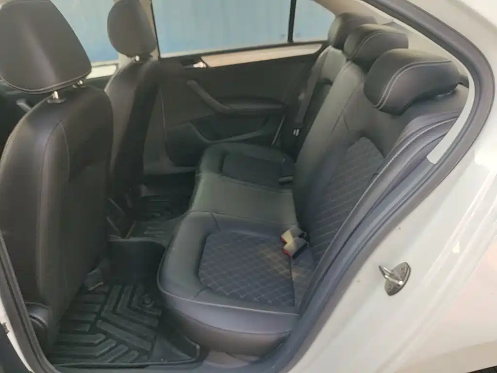 Skoda Rapid — миниатюра 17