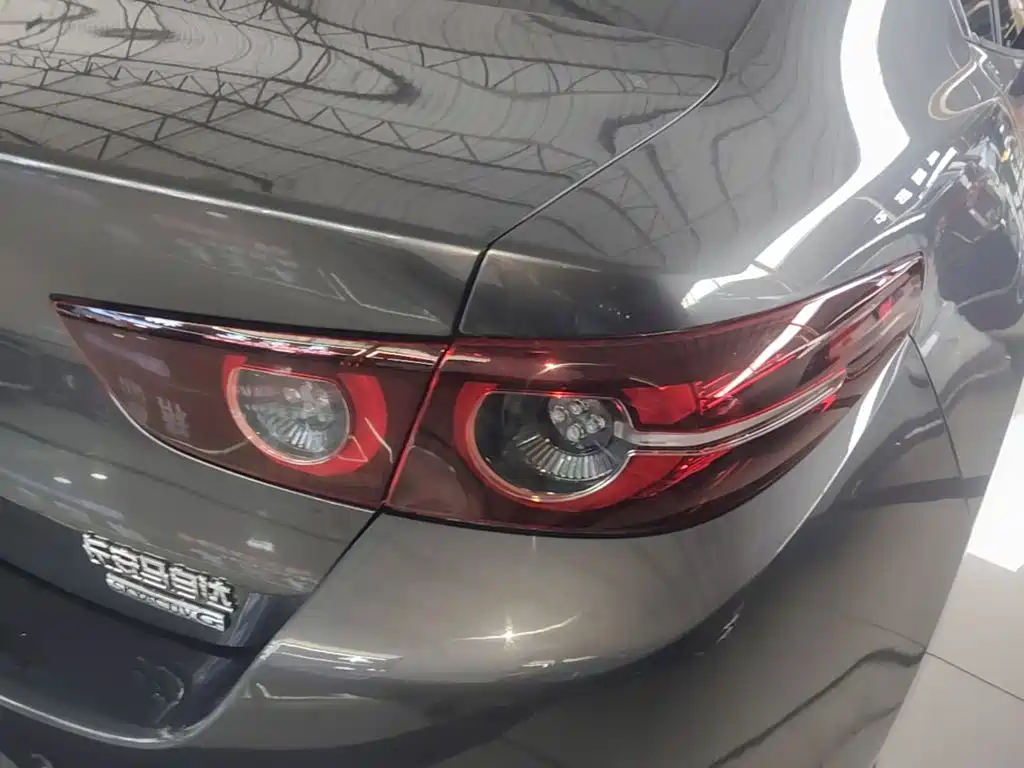 Mazda 3 Axela — миниатюра 8