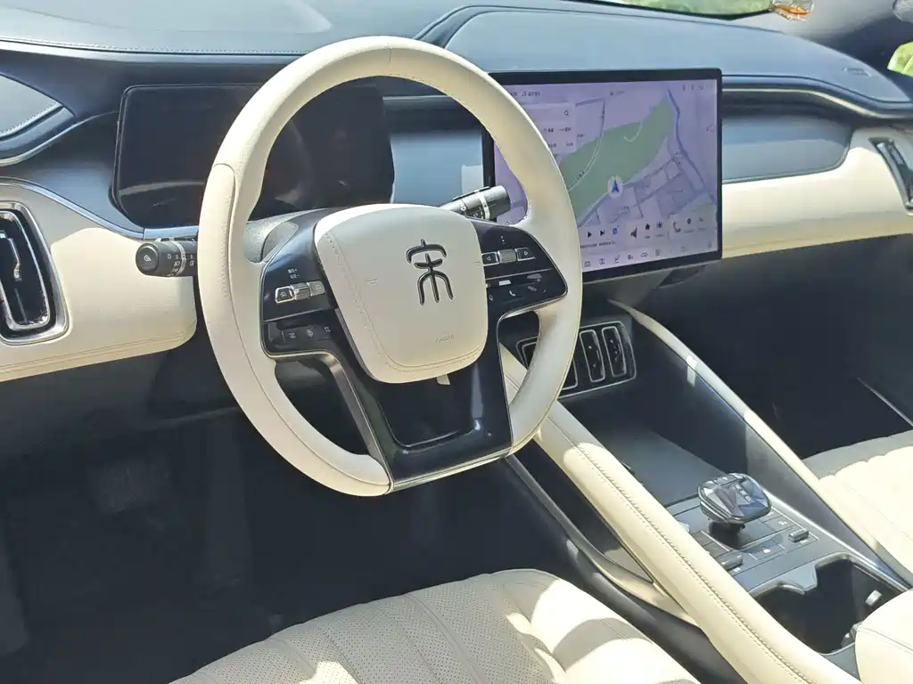 BYD L EV — миниатюра 8