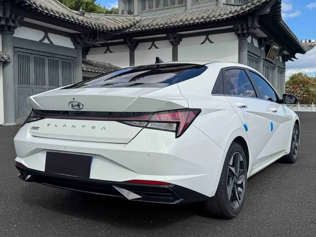 Hyundai Elantra — миниатюра 6