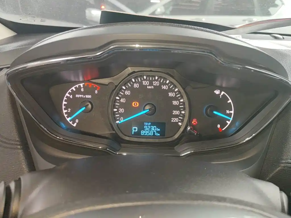 Ford Escort — миниатюра 12