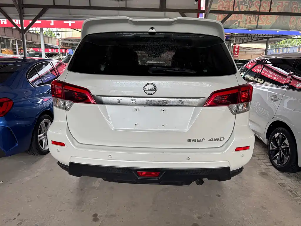 Nissan Terra — миниатюра 3