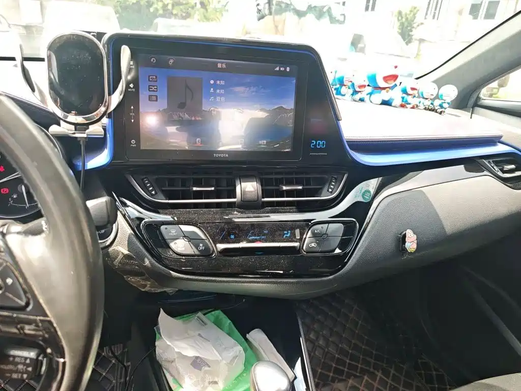 Toyota IZOA — миниатюра 6