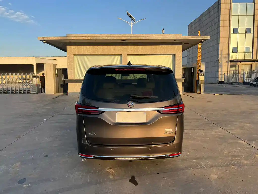 Buick GL8 — миниатюра 8
