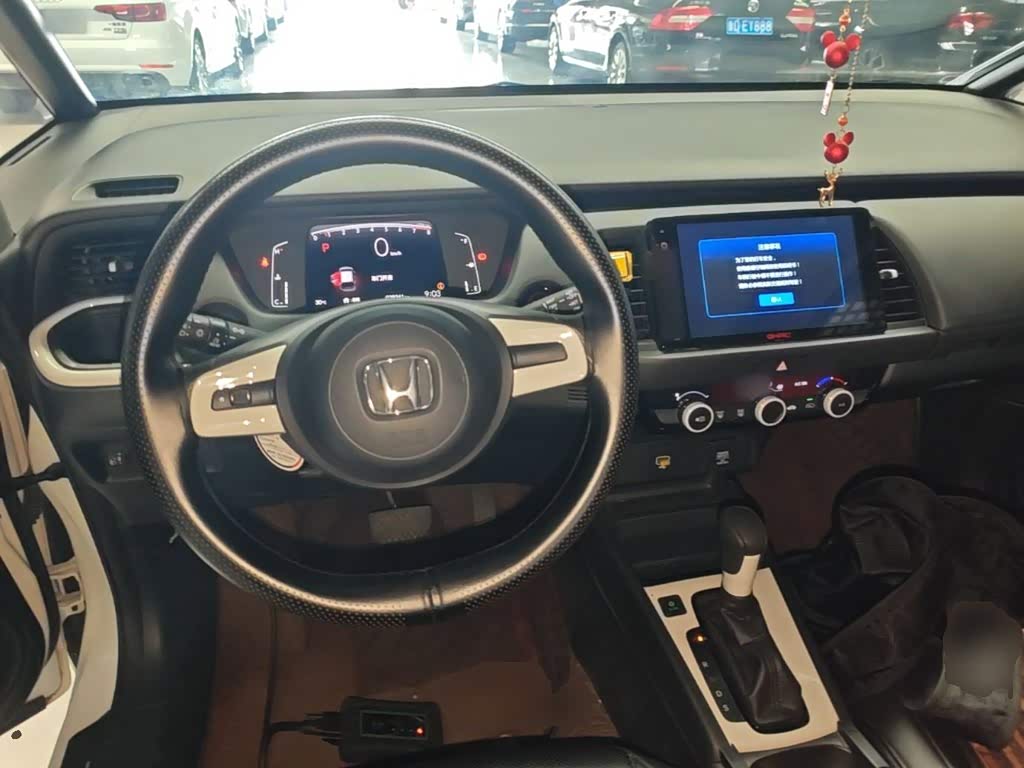 Honda Fit 1.5 л 2023 г. Белый, пробег 29400 км