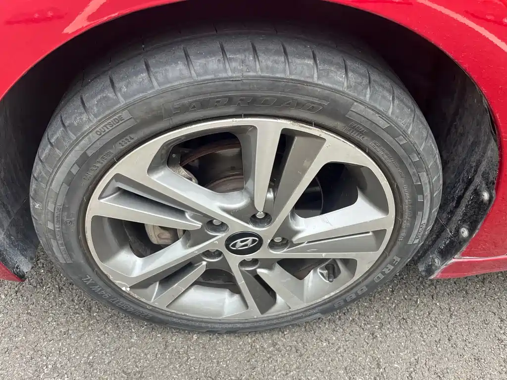 Hyundai Elantra — миниатюра 13