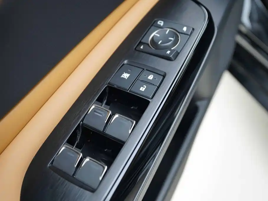 Lexus ES — миниатюра 10