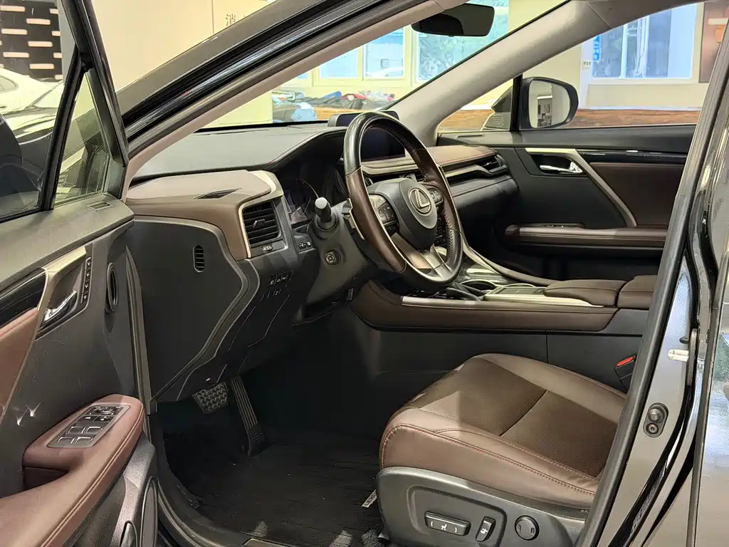 Lexus RX — миниатюра 8