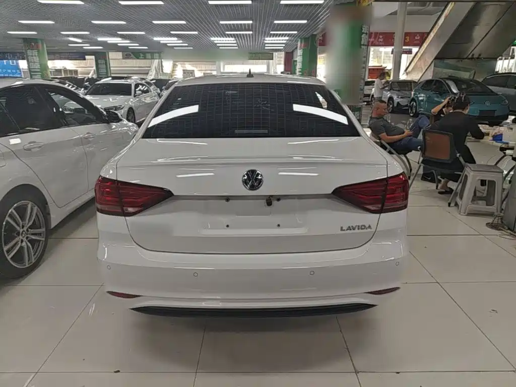 Volkswagen Lavida — миниатюра 6