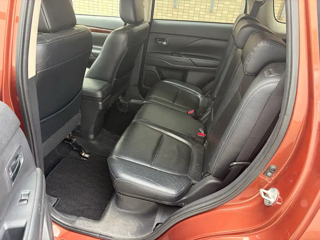Mitsubishi Outlander (Import) — миниатюра 6