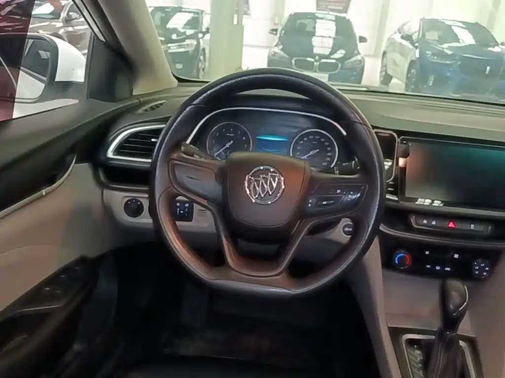 Buick Excelle — миниатюра 11