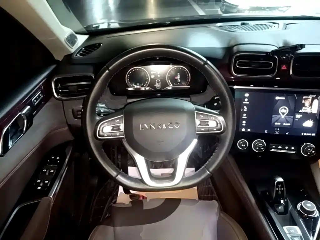Lynk & Co 02 — миниатюра 11