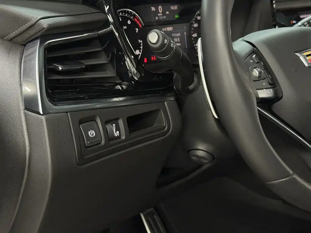 Cadillac XT6 — миниатюра 10