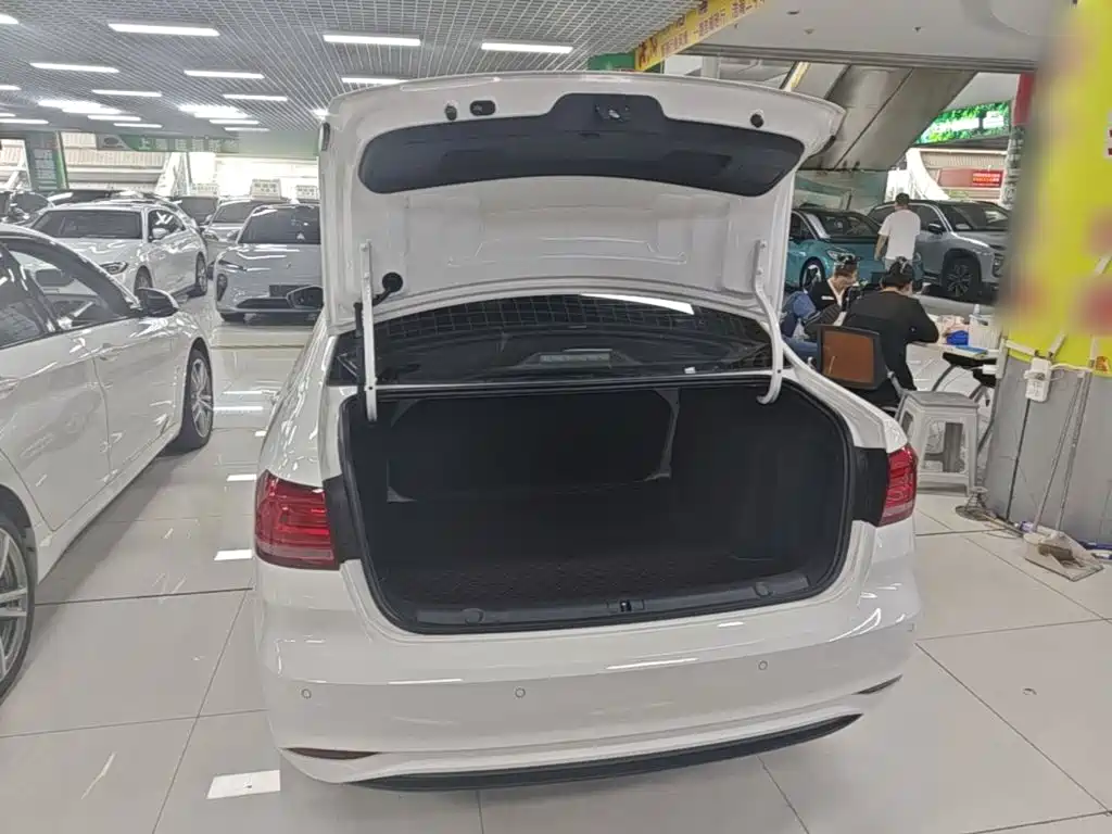 Volkswagen Lavida — миниатюра 19