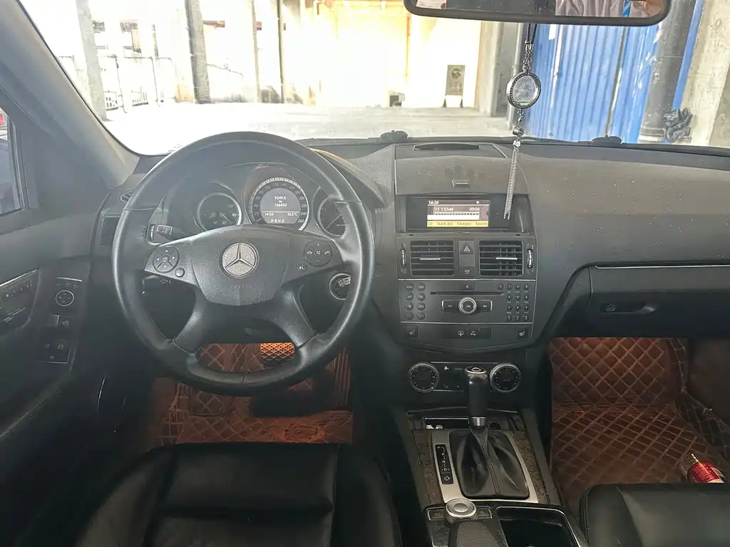 Mercedes-Benz C-Class — миниатюра 10