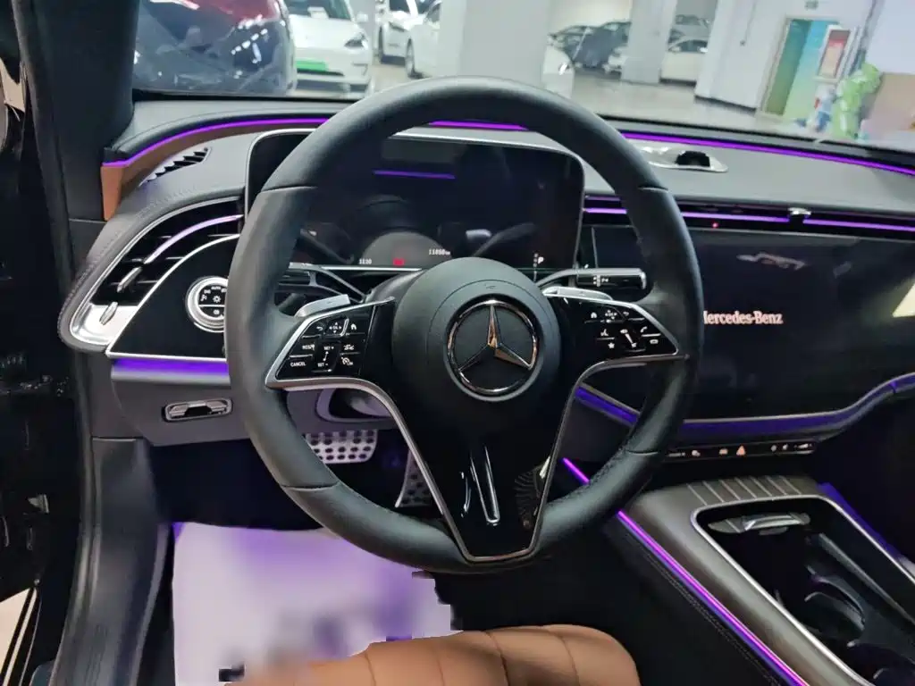 Mercedes-Benz E-Class — миниатюра 3