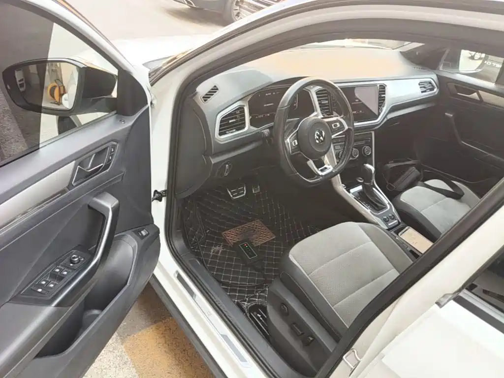Volkswagen T-Roc — миниатюра 16