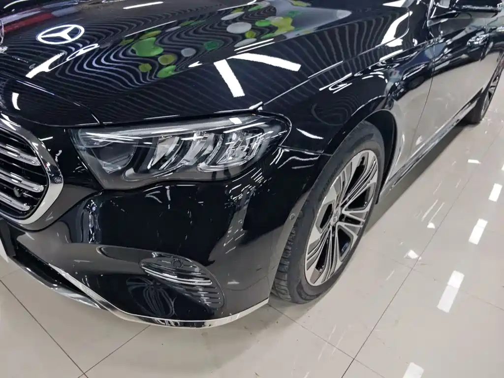 Mercedes-Benz E-Class — миниатюра 11