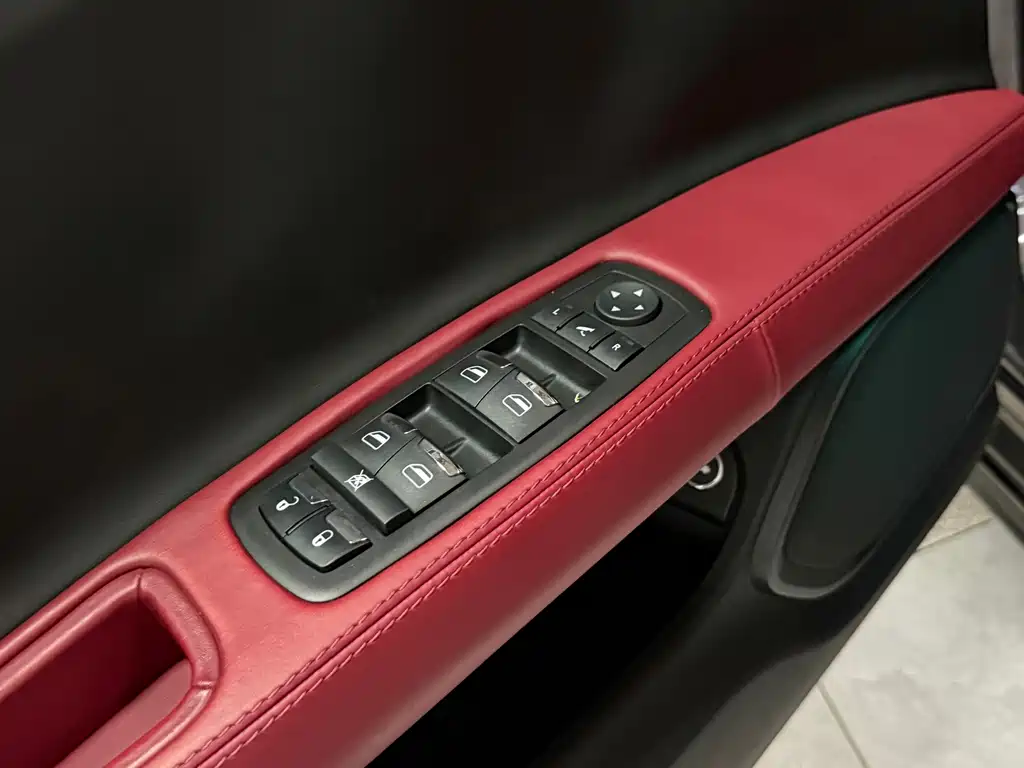 Maserati Ghibli — миниатюра 7