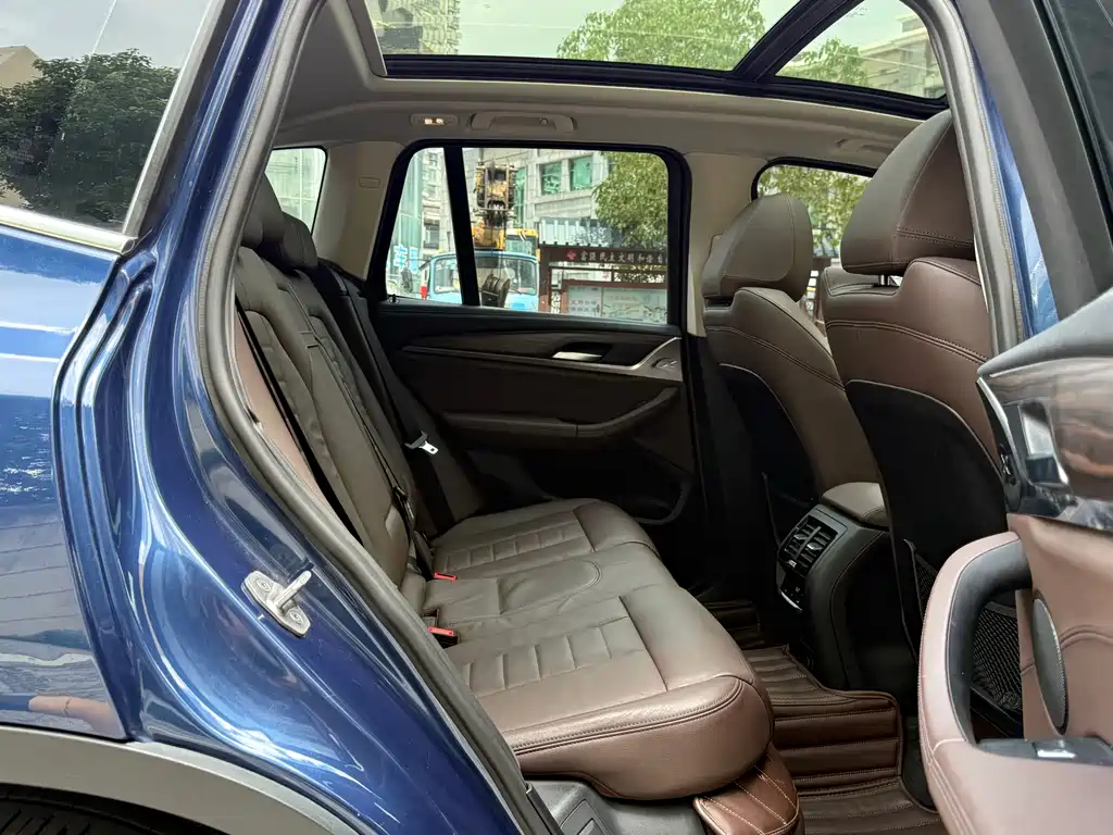 BMW X3 — миниатюра 9
