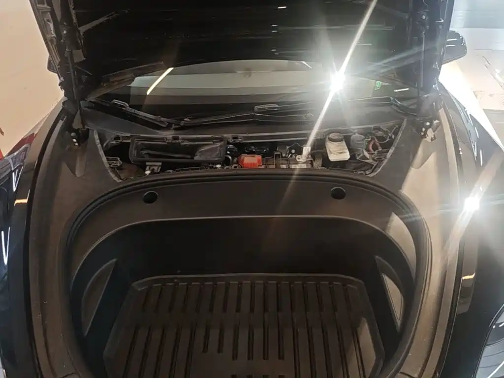 Tesla Model 3 — миниатюра 20