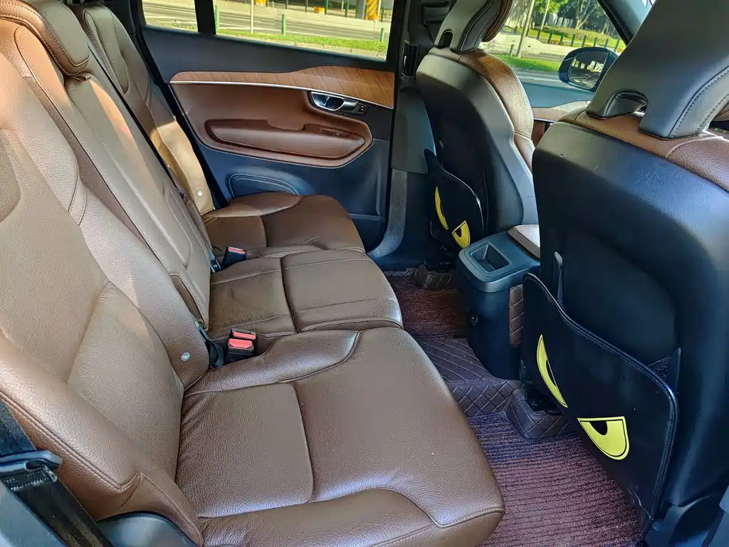 Volvo XC90 — миниатюра 11