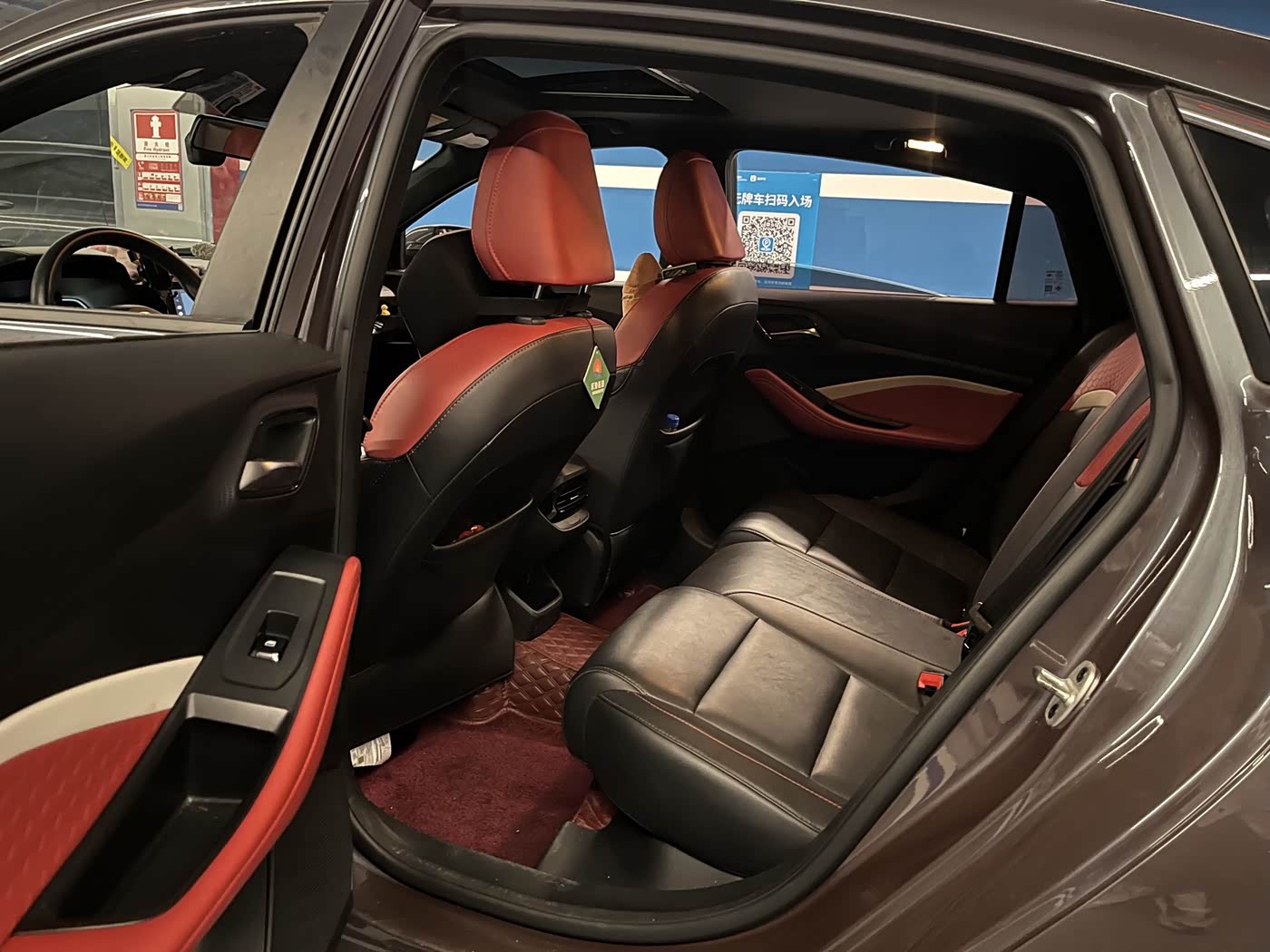 MG MG5 1.5 л 2022 г. Серебристо-серый, пробег 32000 км