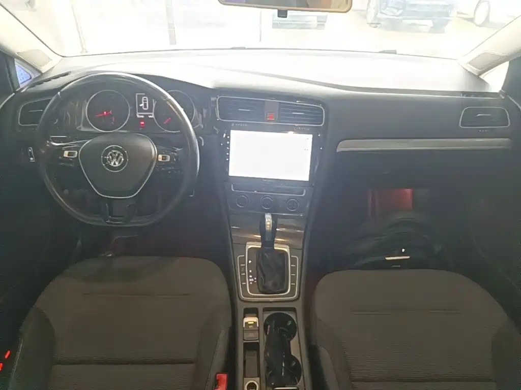 Volkswagen Golf — миниатюра 10