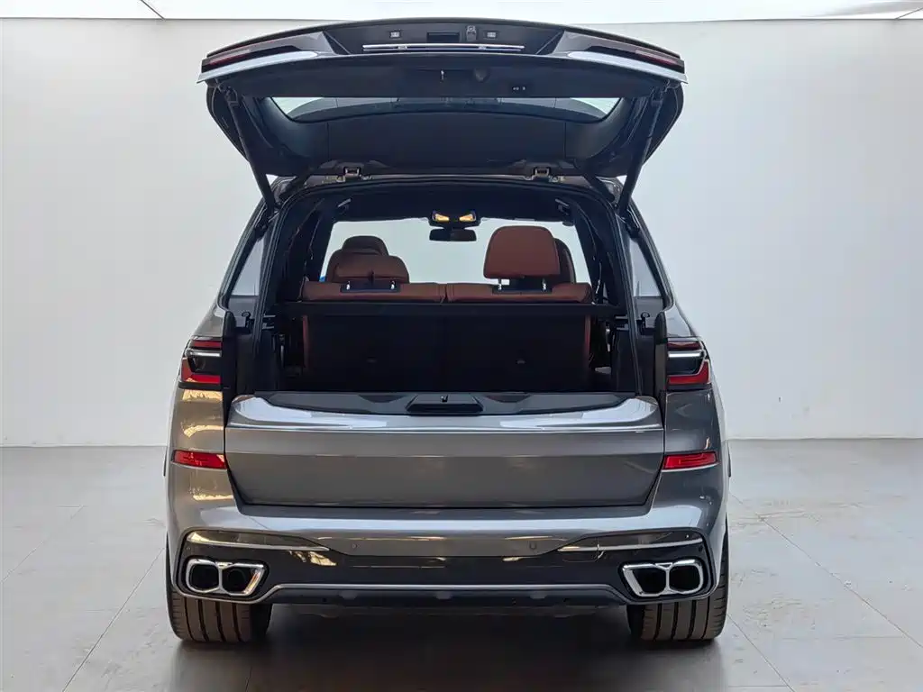 BMW X7 M60i — миниатюра 6