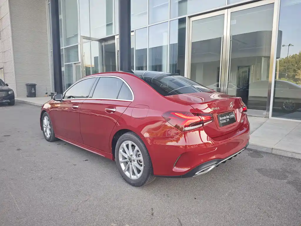 Mercedes-Benz A-Class — миниатюра 7