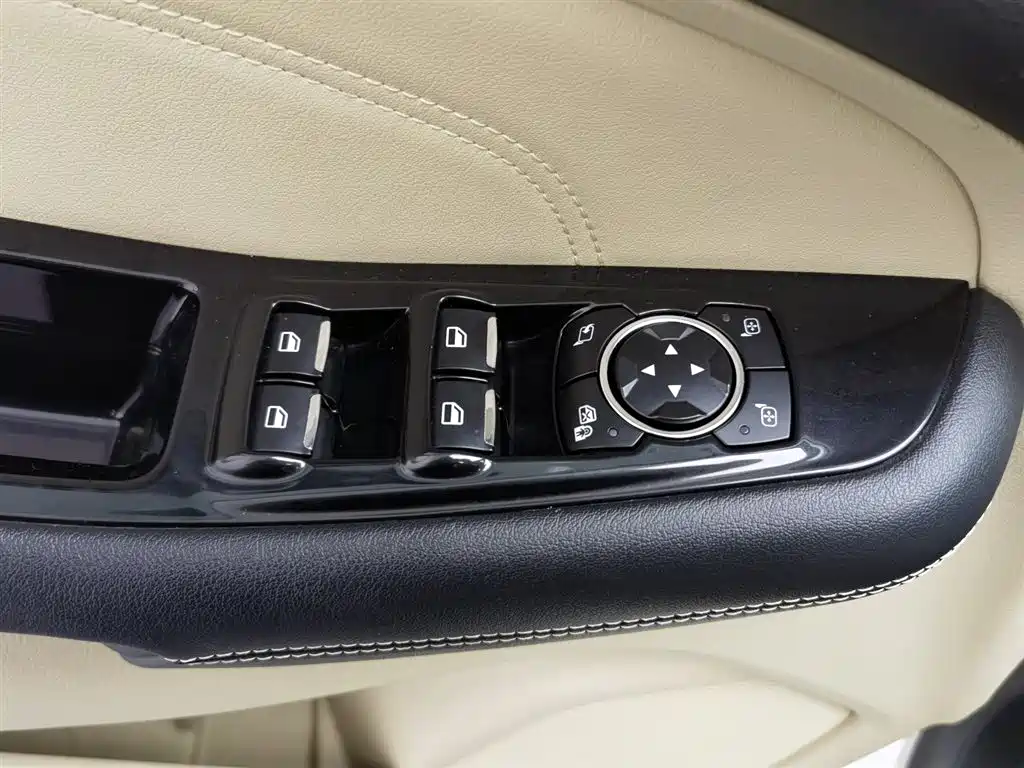 Ford Edge 2015 2.0T GTDi