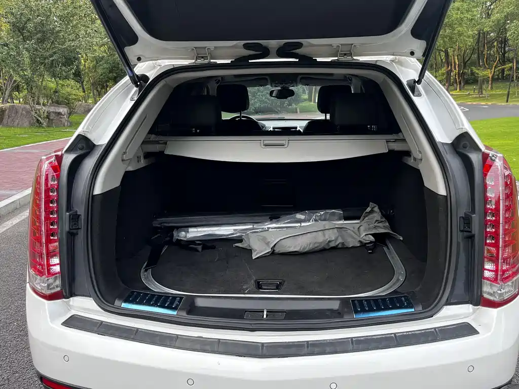 Cadillac SRX — миниатюра 16