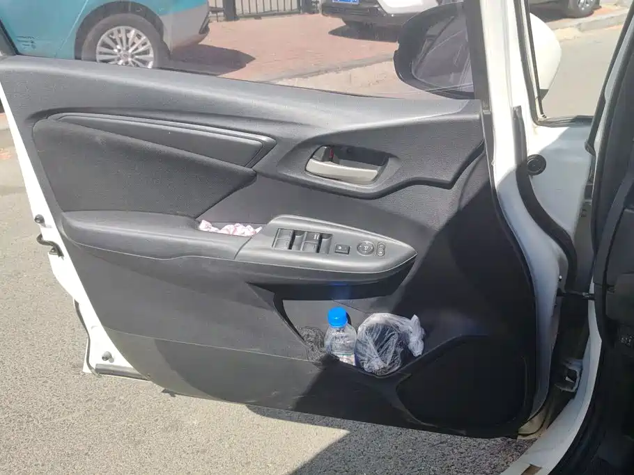 Honda Fit — миниатюра 7