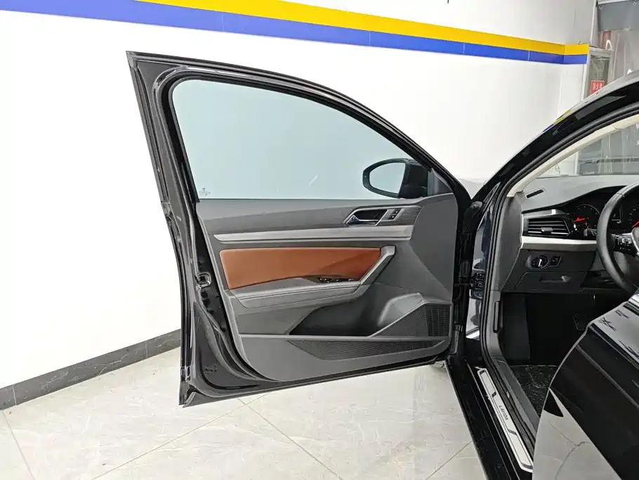 Volkswagen Lavida — миниатюра 7