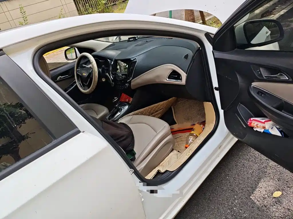 Chevrolet Cruze — миниатюра 24