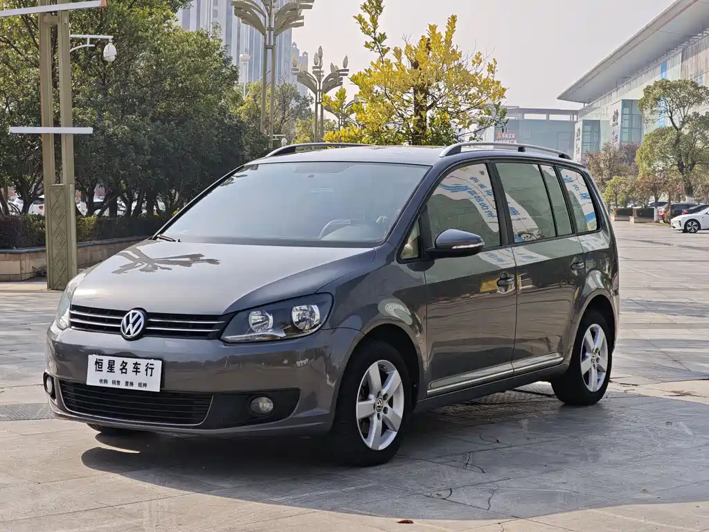 Volkswagen Touran 2011
