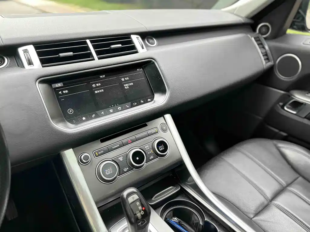 Land Rover Range Rover Sport 2017 3.0 SC V6 SE