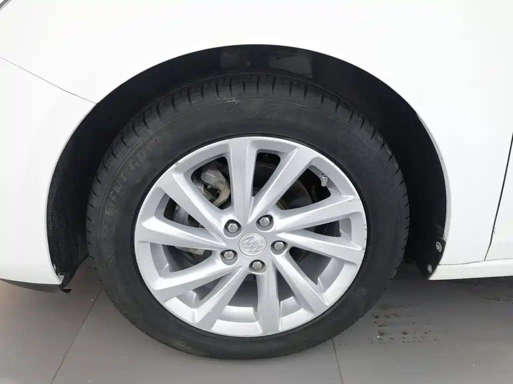 Buick Verano — миниатюра 17