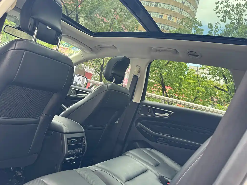 Ford Edge — миниатюра 12