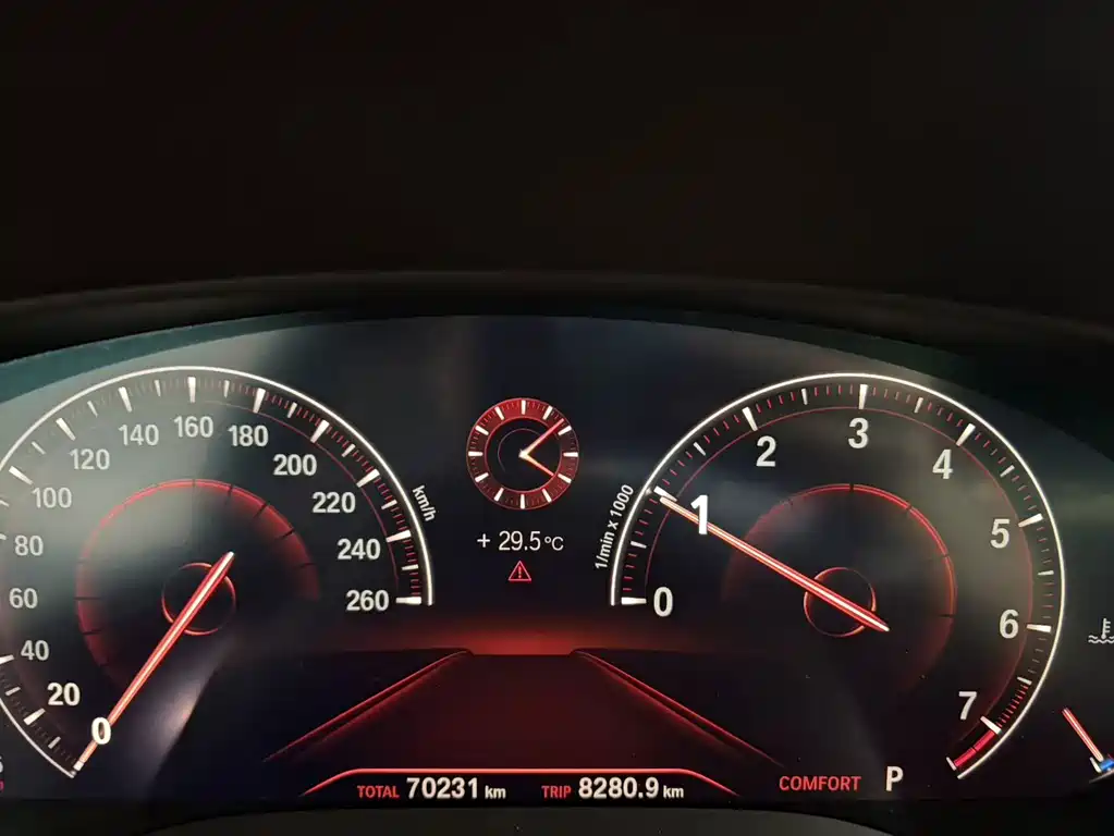 BMW 5 Series — миниатюра 8