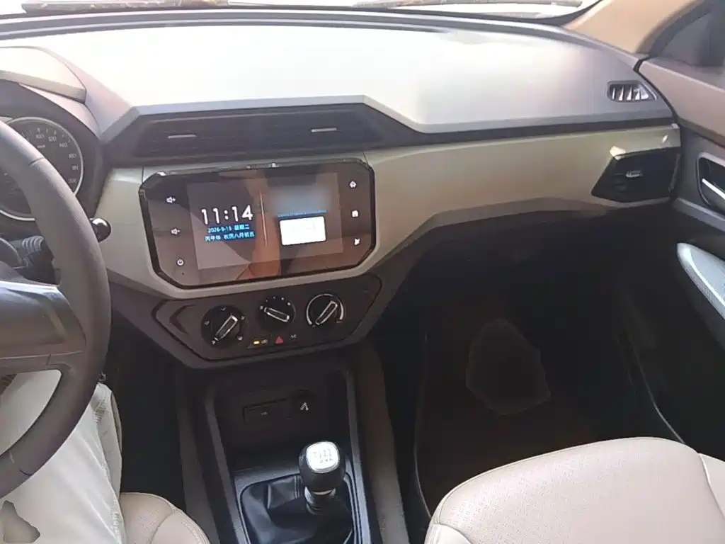 Wuling Hongguang — миниатюра 10